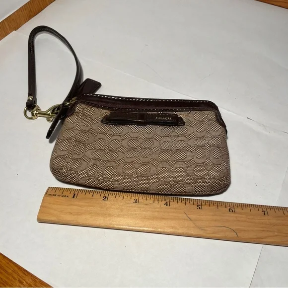 Coach Wristlet Brown Signature Pattern w Brown Patent Leather Trim Orange Inside - Picture 3 of 10